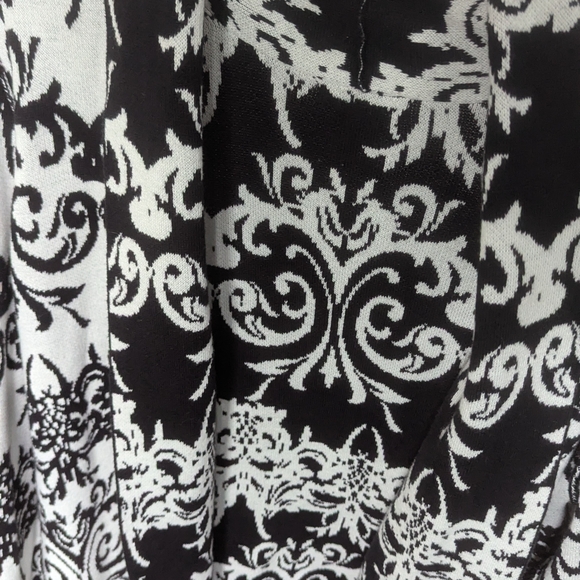Elegant Vintage Alfani Geometric design Black & White Reversable Sweater/Jacket - Picture 8 of 16
